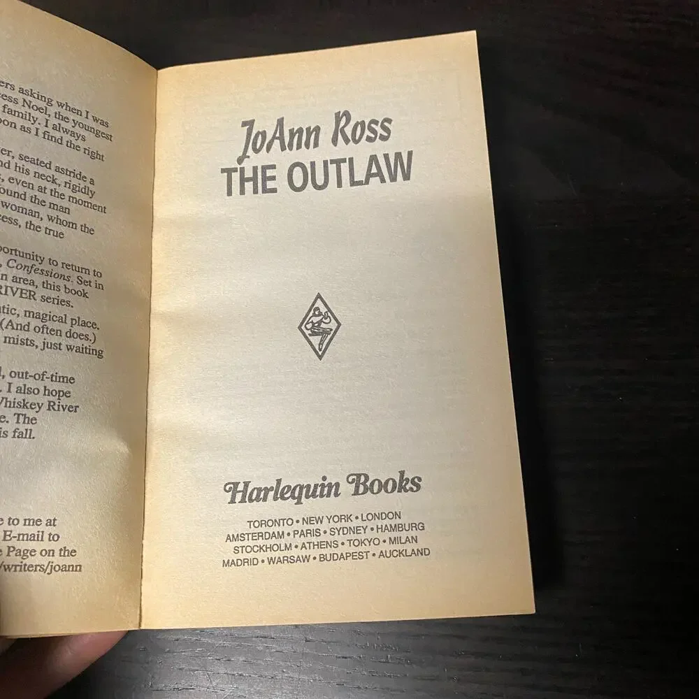Outlaw (Rogues) - mass market paperback Joann Ross